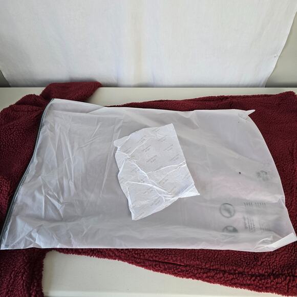 NEW Eilly Bazar Teddy Coat Women's M Burgundy Fuzzy Fleece Button NWOT - Picture 5 of 16